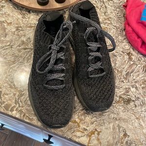 Womens 8.5 nobull runners